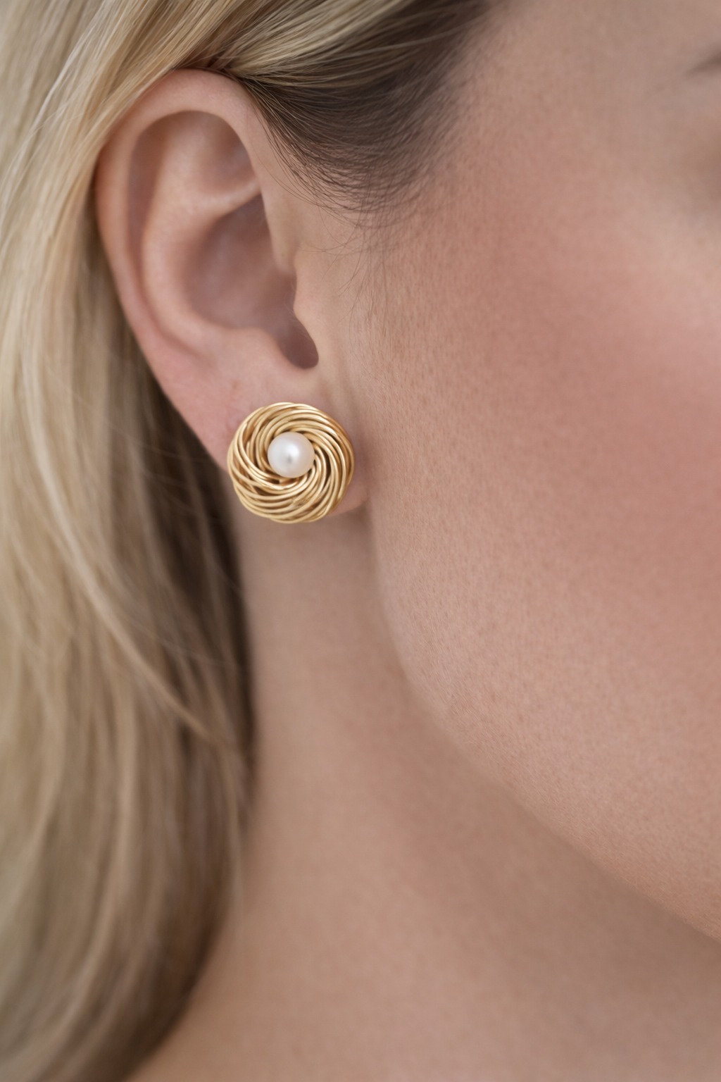 Swirl with Pearl Handcrafted